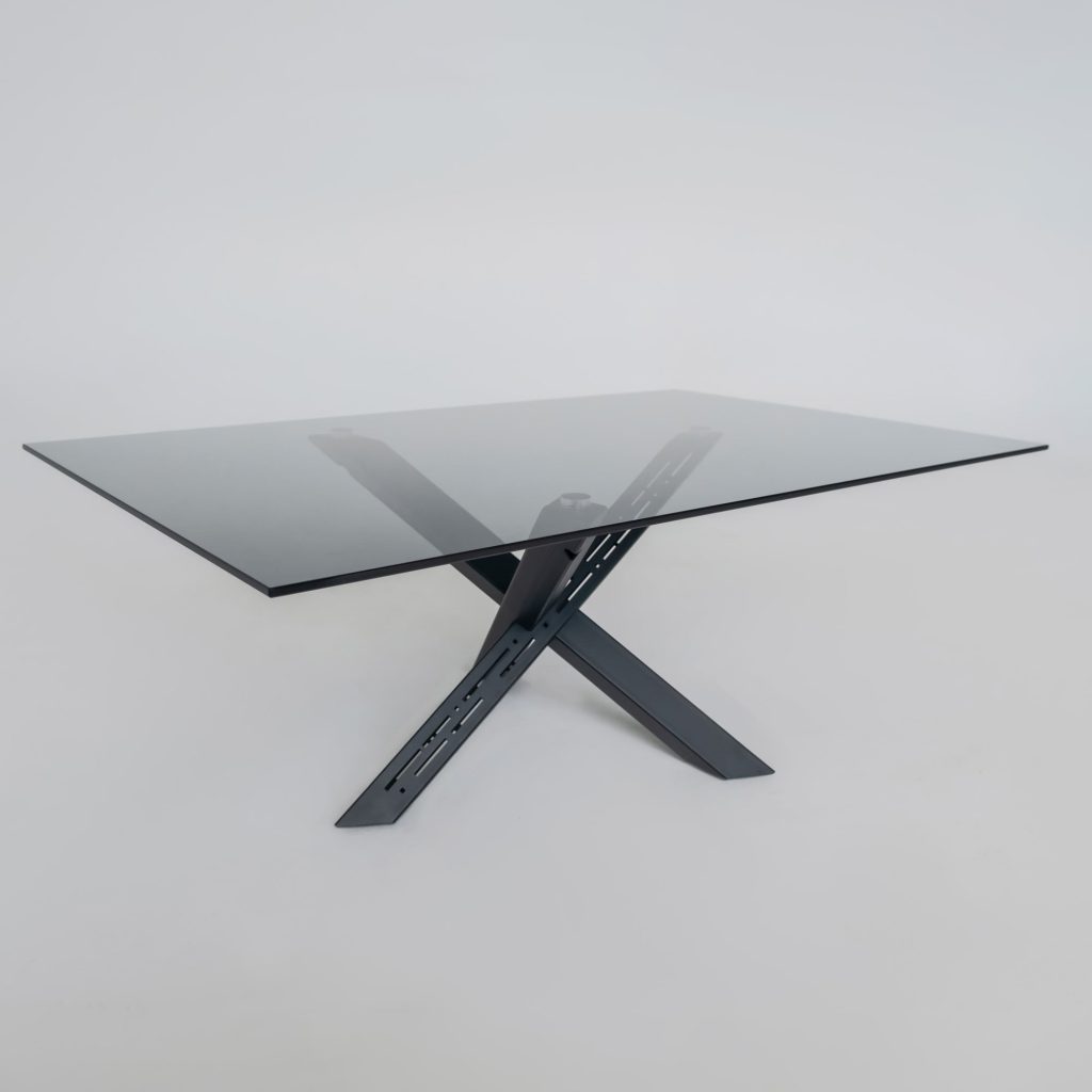 Moderný a jednoduchý dizajn konferenčného stola Ryvera